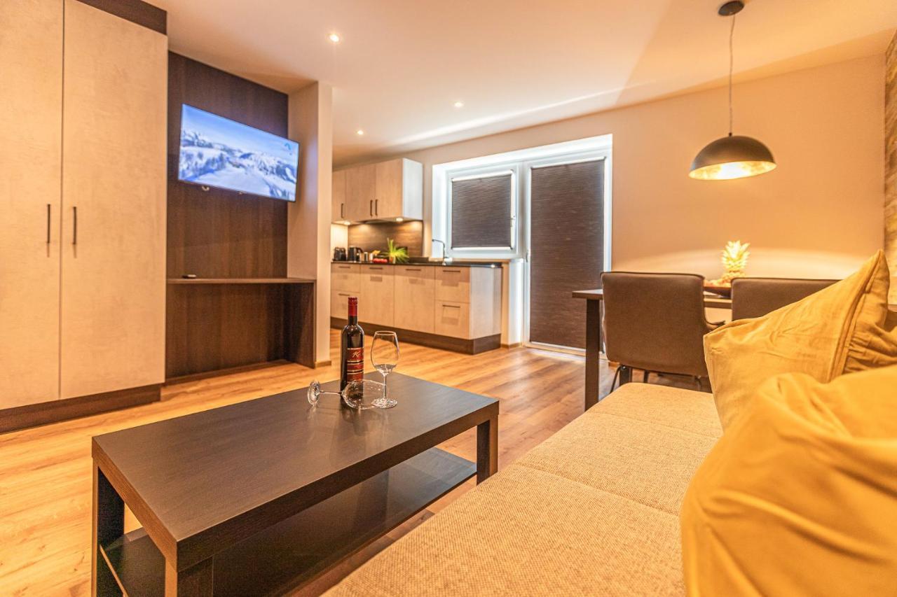 Tevini Boutique Suites By We Rent Zell am See Eksteriør bilde