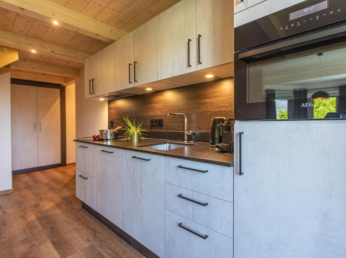 Tevini Boutique Suites By We Rent Zell am See Eksteriør bilde