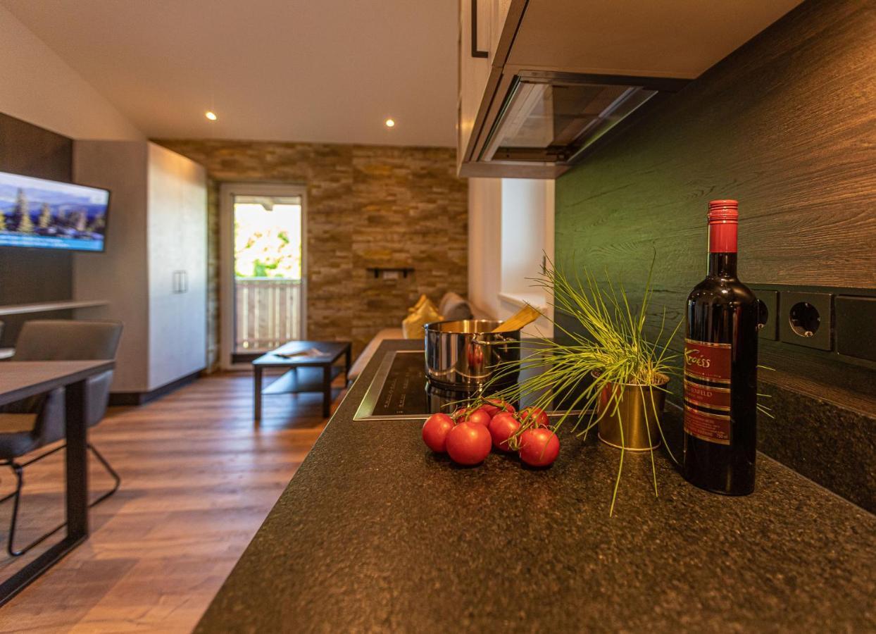 Tevini Boutique Suites By We Rent Zell am See Eksteriør bilde
