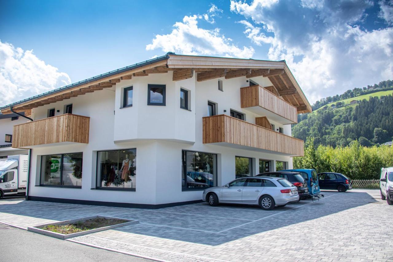 Tevini Boutique Suites By We Rent Zell am See Eksteriør bilde